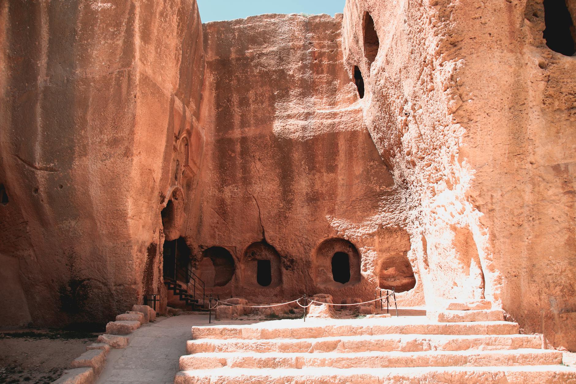 Kim byli Sumerowie i czemu nazywa się ich kolebką cywilizacji? Starożytne skalne ruiny twierdzy Dara w Turcji
