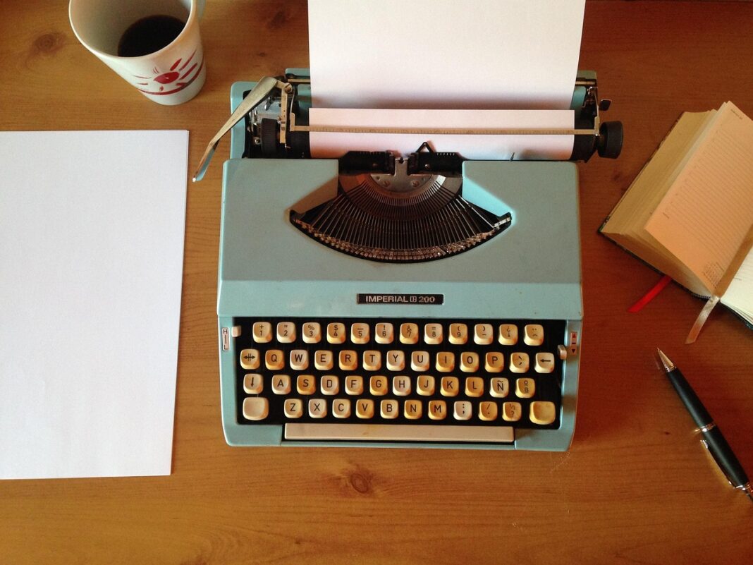 libelsanro-typewriter-1035292_1280